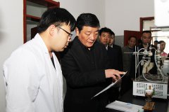 加快完善医疗卫生基础设施建设