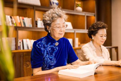 龙骏家园老年大学，塑造自信老龄观