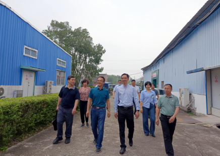 同心同德克时艰，不忘初心促发展