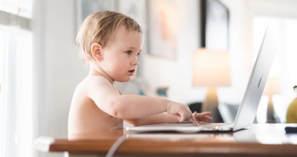 坚持补充伊可新维生素AD滴剂，提升儿童免疫力，抵御感染侵袭